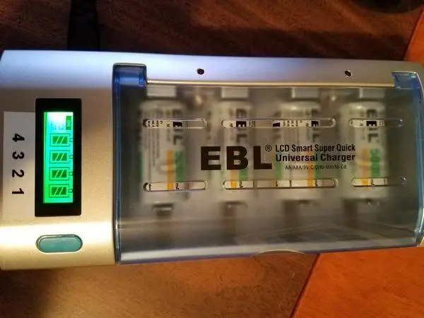 Manuel d'utilisation du chargeur de batterie EBL 906-4D D Cells 10000mAh