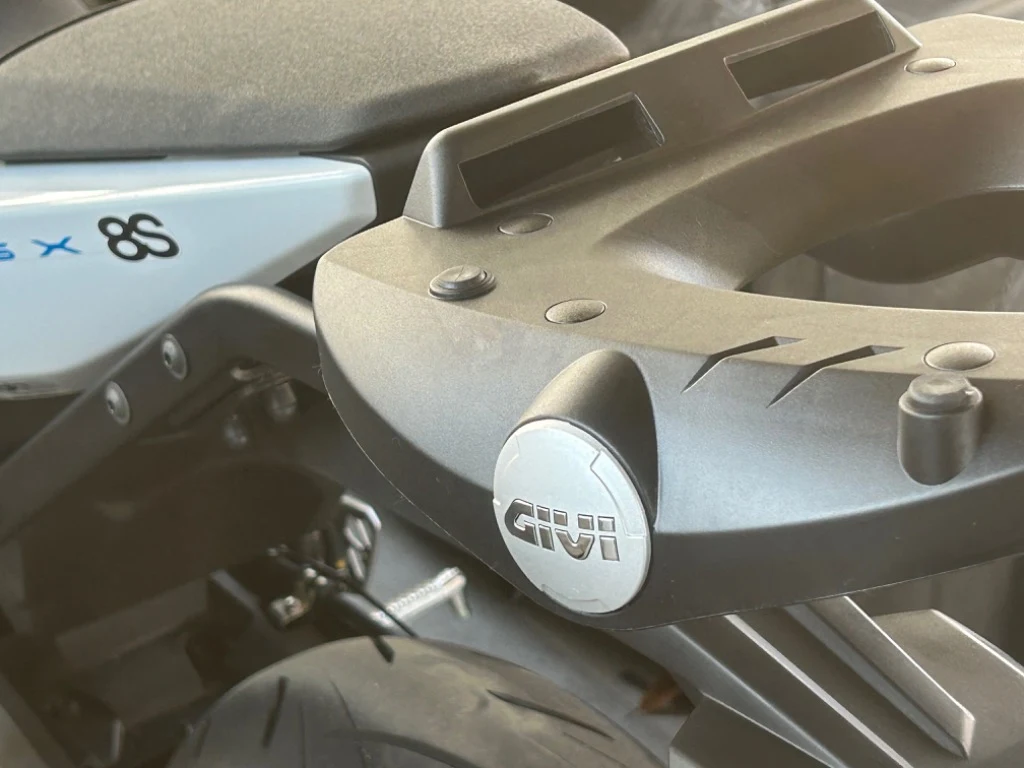 GIVI SR3126 キャリア スペシャルリアラック トップケース用（MONOLOCK
