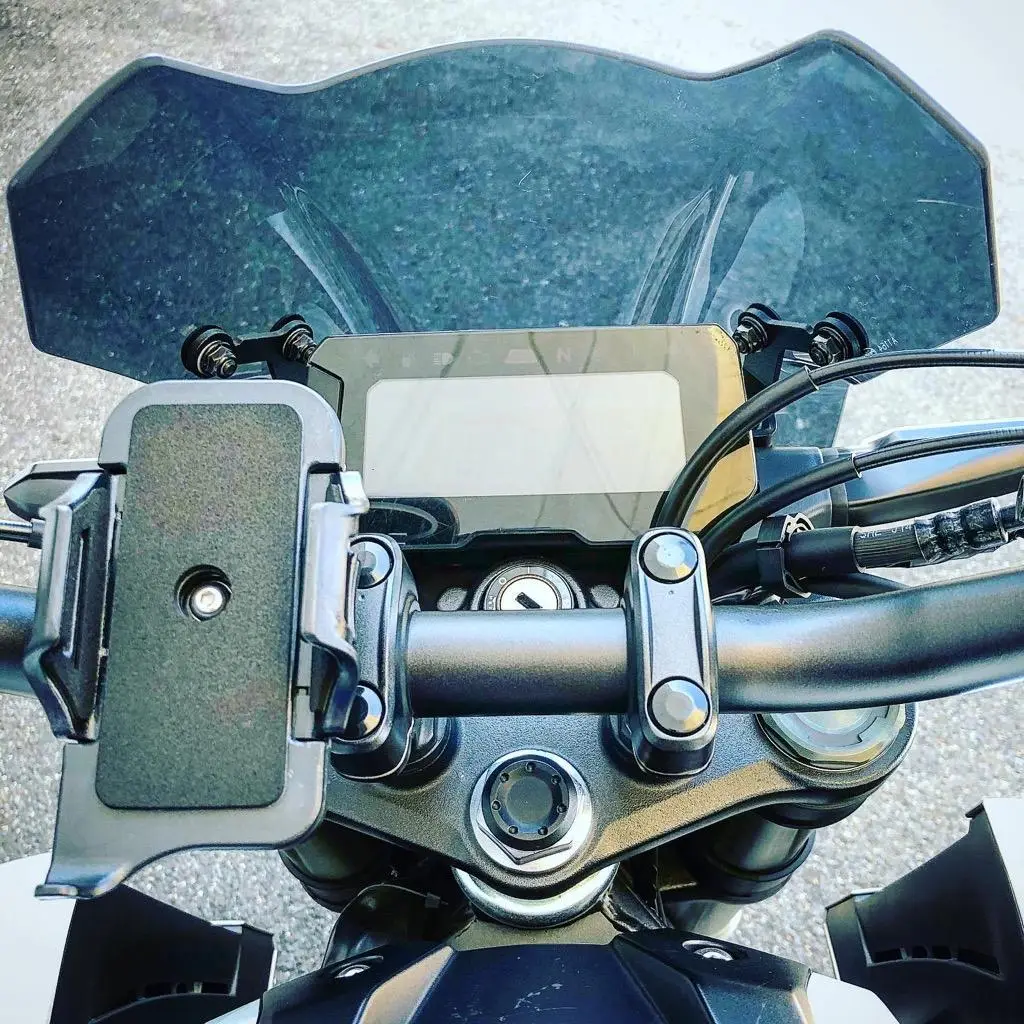 GIVI A1164 スクリーン スモーク｜HONDA CB300R / CB125R 対応 — GIVI
