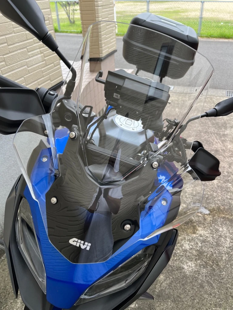 GIVI D5137ST スクリーン／BMW F 900 XR (20 - 23)専用／ジビ — GIVI