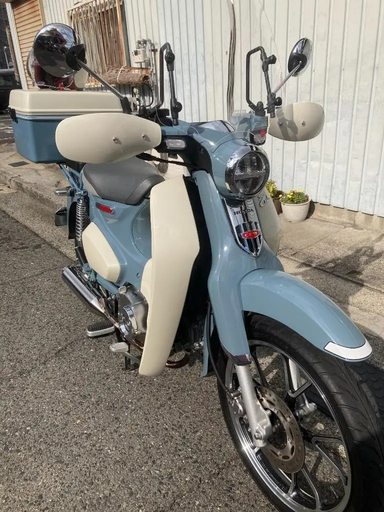 GIVI 1168A スクリーン／HONDA スーパーカブ C125専用 — Moto Design