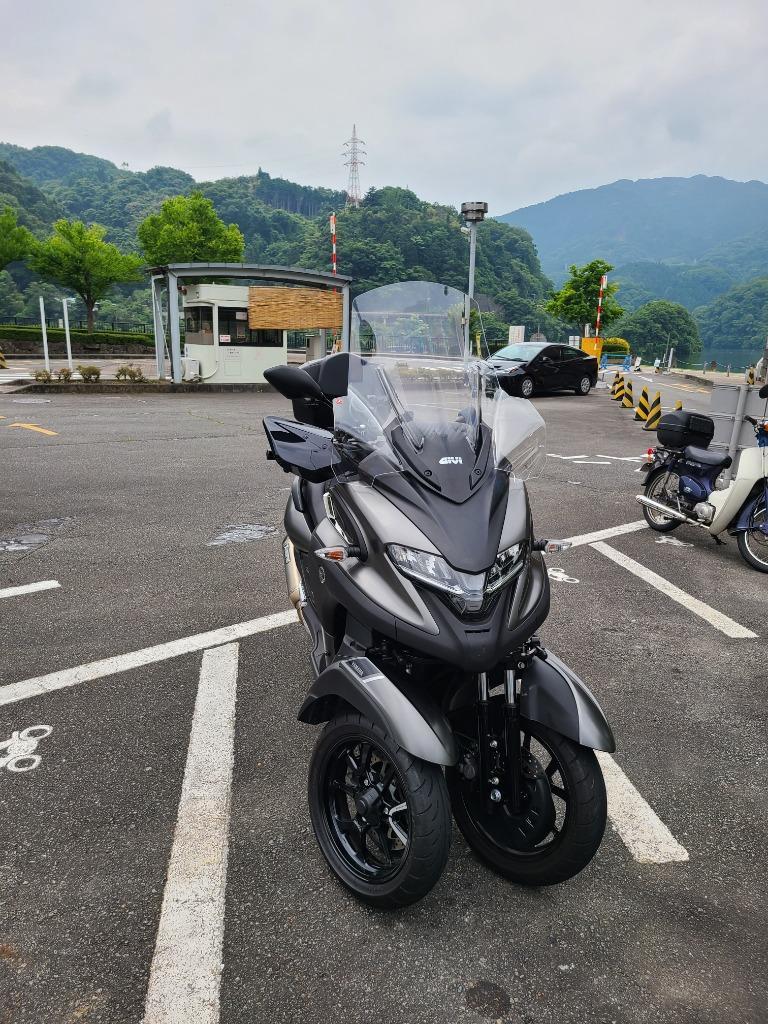 GIVI D2149ST スクリーン／YAMAHA TRICITY 300 (20 - 23)専用