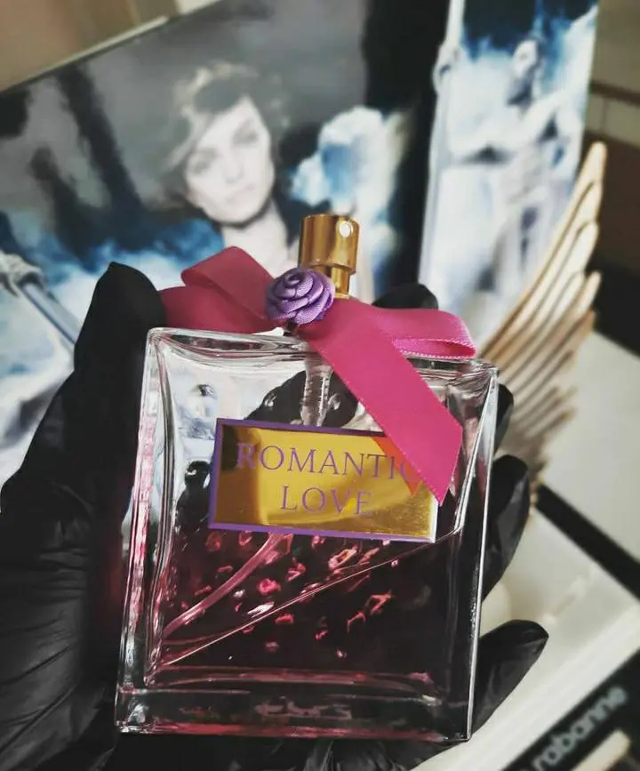 Romantic love online perfume