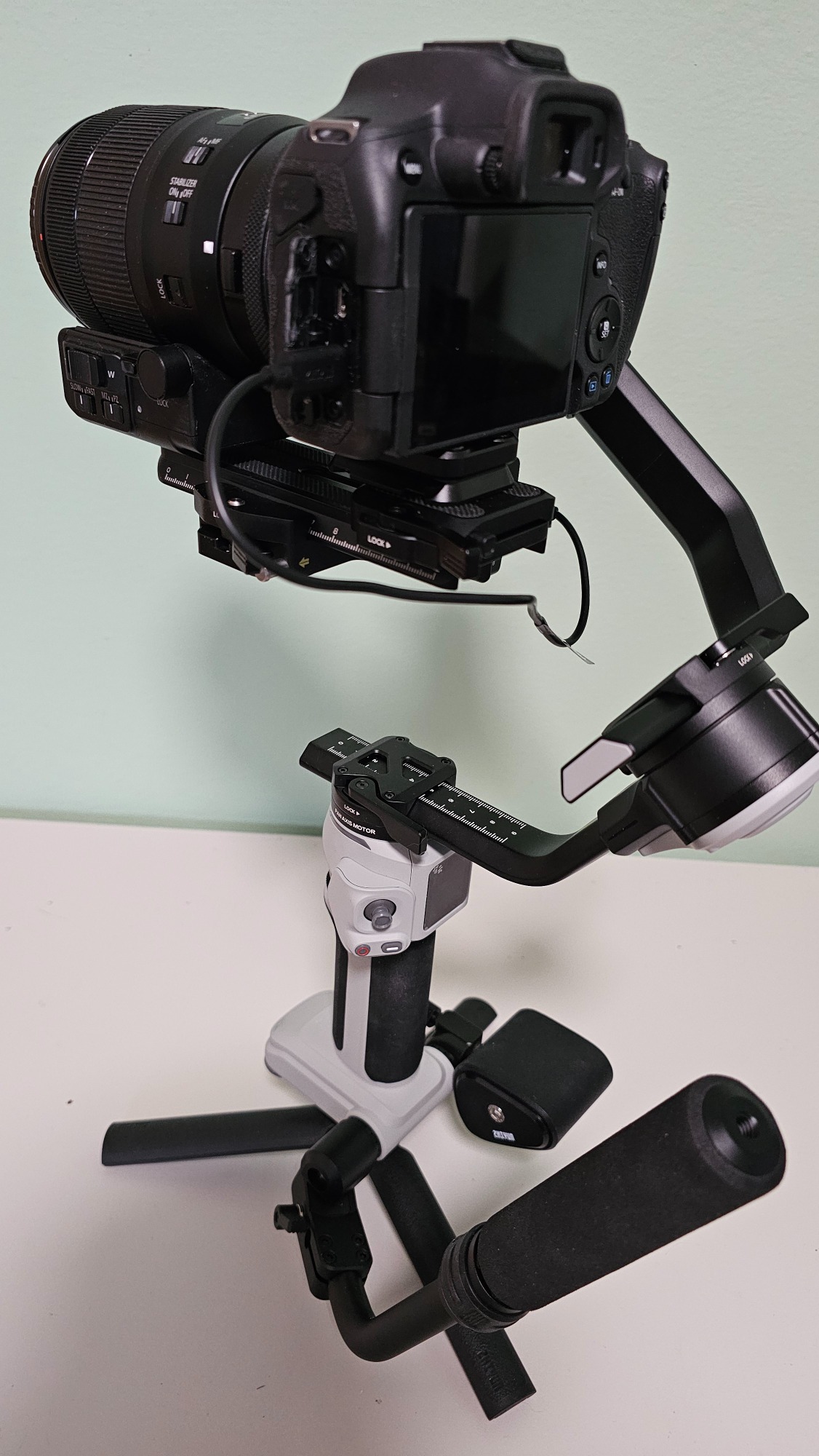 ZHIYUN Crane 4E: Lightweight, Stable Gimbal for Professional