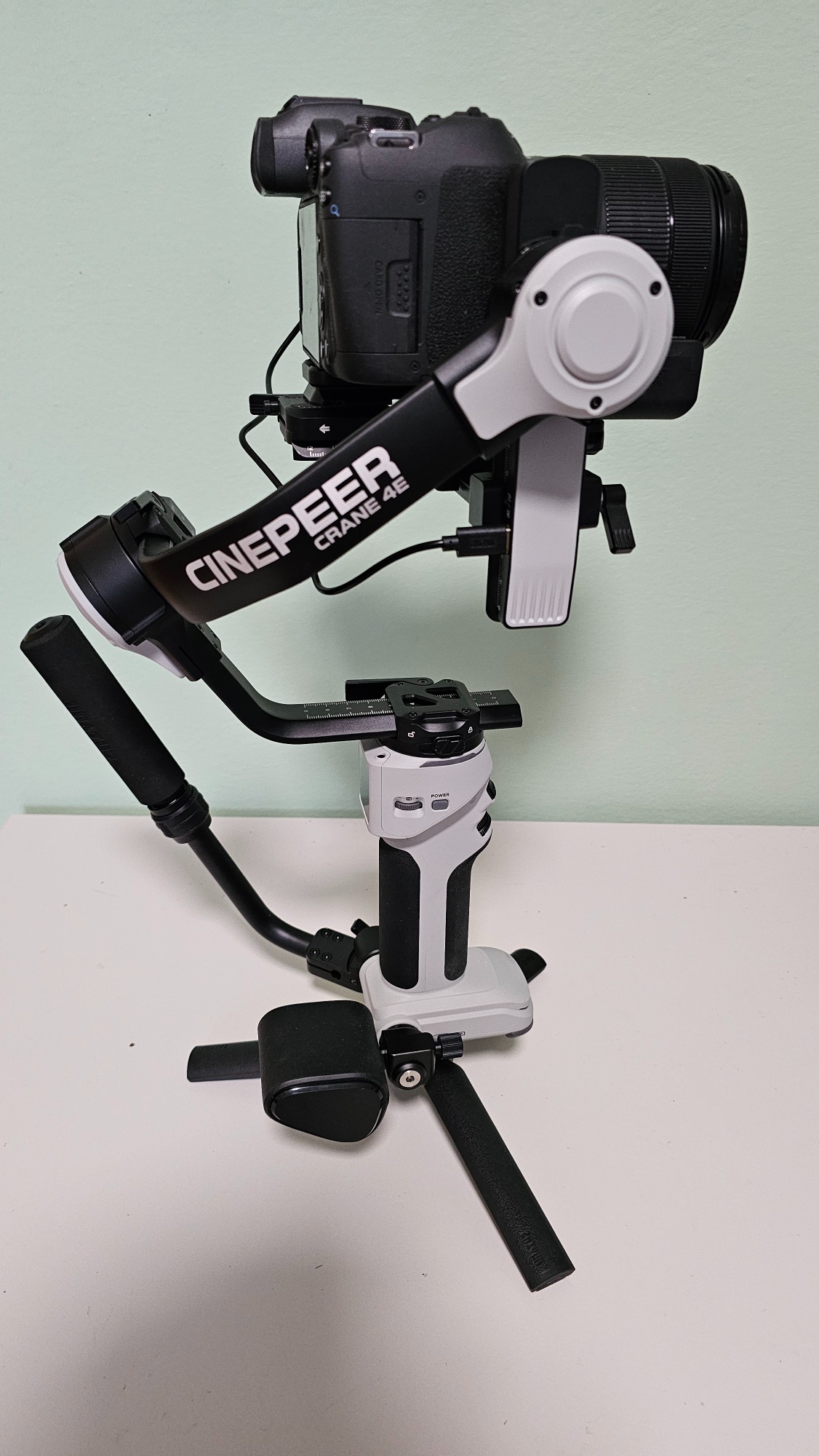 ZHIYUN Crane 4E: Lightweight, Stable Gimbal for Professional