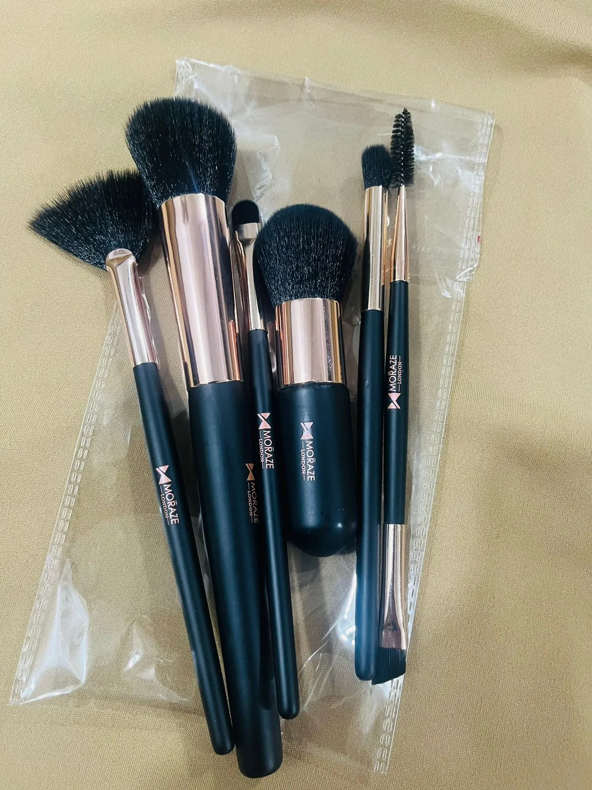 Everyday Essentials Pack of 6 Makeup Brush Set (Face + Eyes) – Moraze  Cosmetics