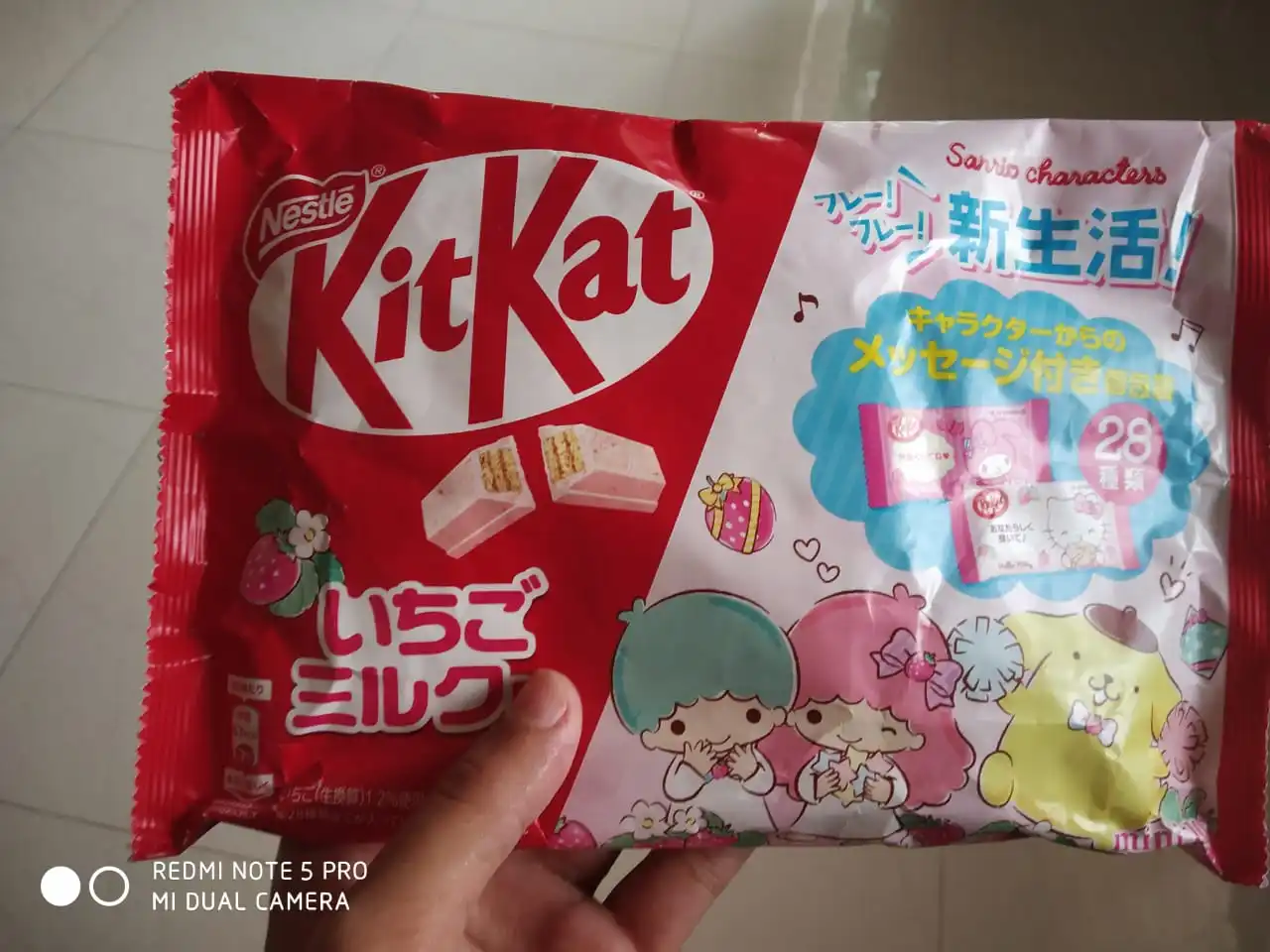 Nestle KitKat Mini Strawberry Milk Flavor 10 Pieces Inside Pack