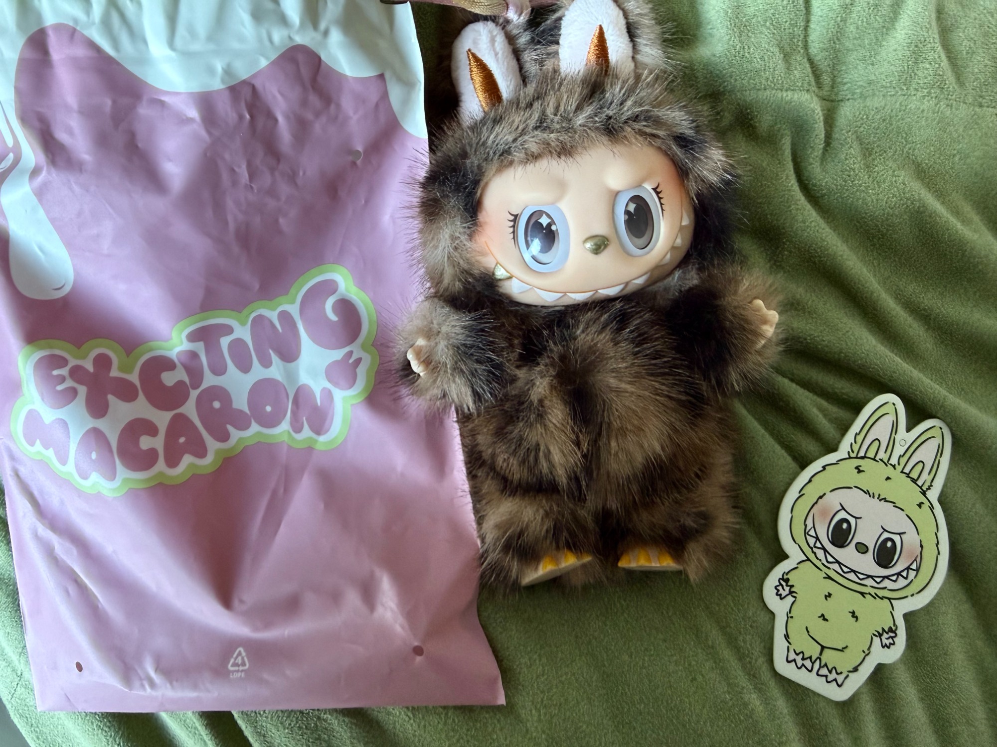 ぬいぐるみ Labubu Exciting Macaron Chestnut Cocoa Buy Pop Mart Labubu THE MONSTERS Exciting Macaron Vinyl Face