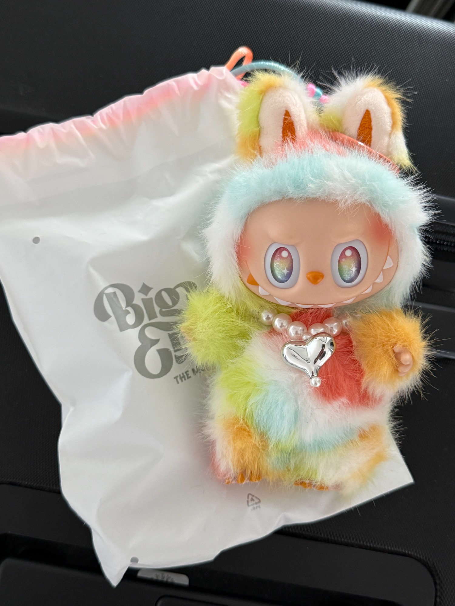 その他 MEGA  MOLLY 400% Velvet Flowers MEGA ROYAL MOLLY 400% Velvet Flowers 2025 Limited Edition – TOYSEZ