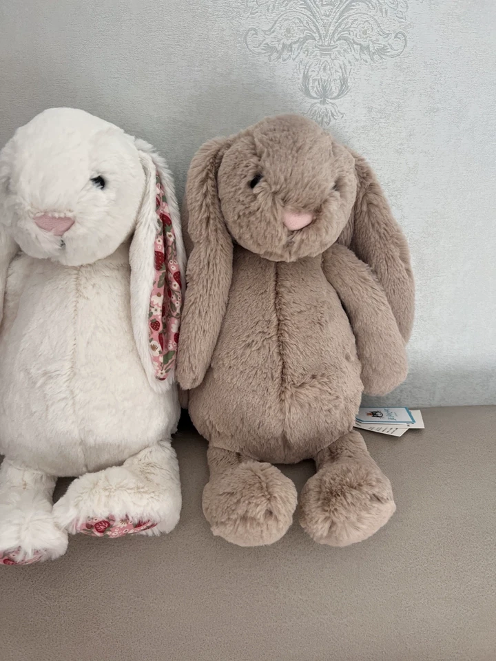 Jellycat Bashful Tulip Pink Bunny Medium 31cm – Sydney Labubu