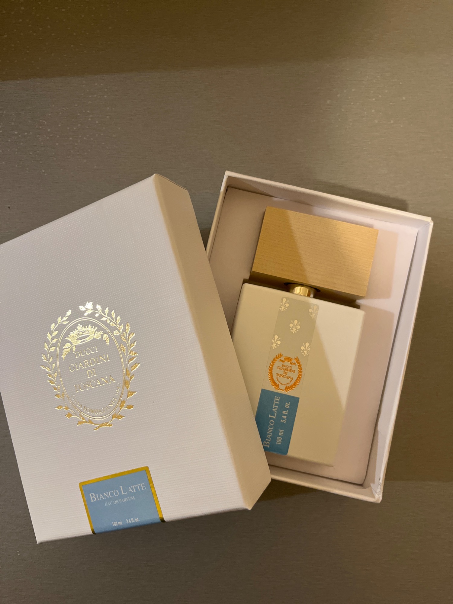 Inspirat de GIARDINI DI TOSCANA – BIANCO LATTE 100 ML – cegagica