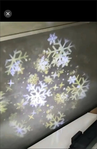 Fotografie din recenzie cu lumină ambientală în cameră