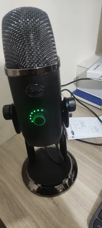 Logitech Blue Yeti Nano USB Microphone with Knox Gear Boom Arm – vlogsfan