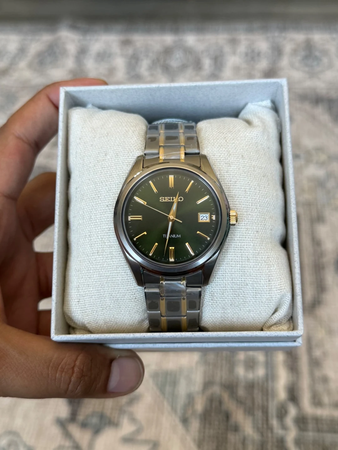 Seiko Essentials Quartz Green Dial Men's Watch SUR377P1