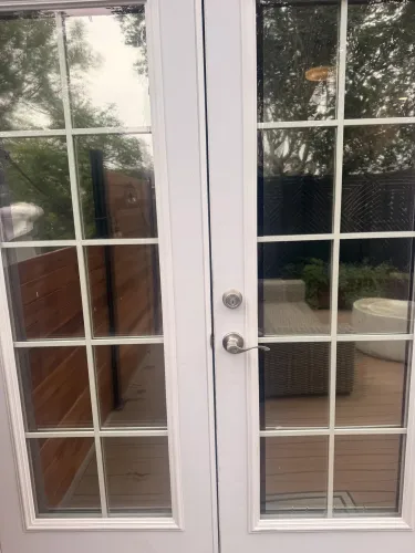 Glass door privacy result