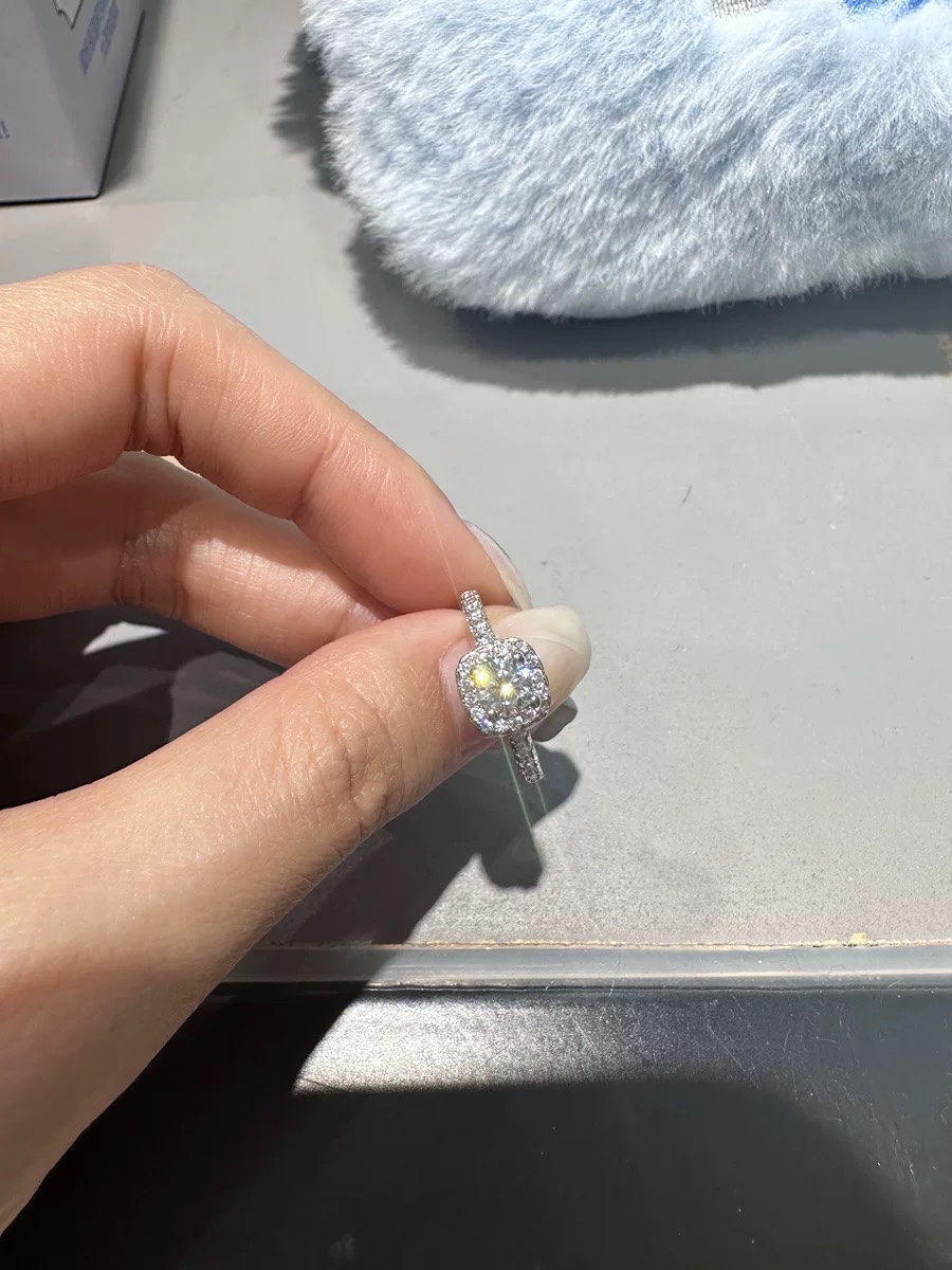 Customer review photo from Ella F.