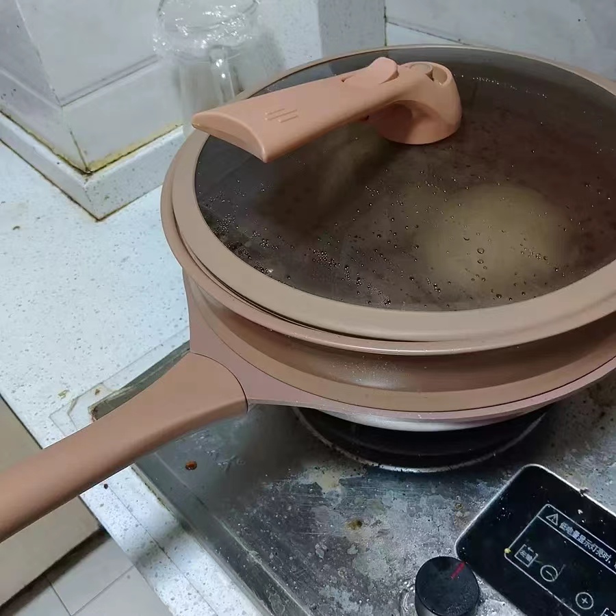 Non-Stick Clay Wok With Steamer Basket