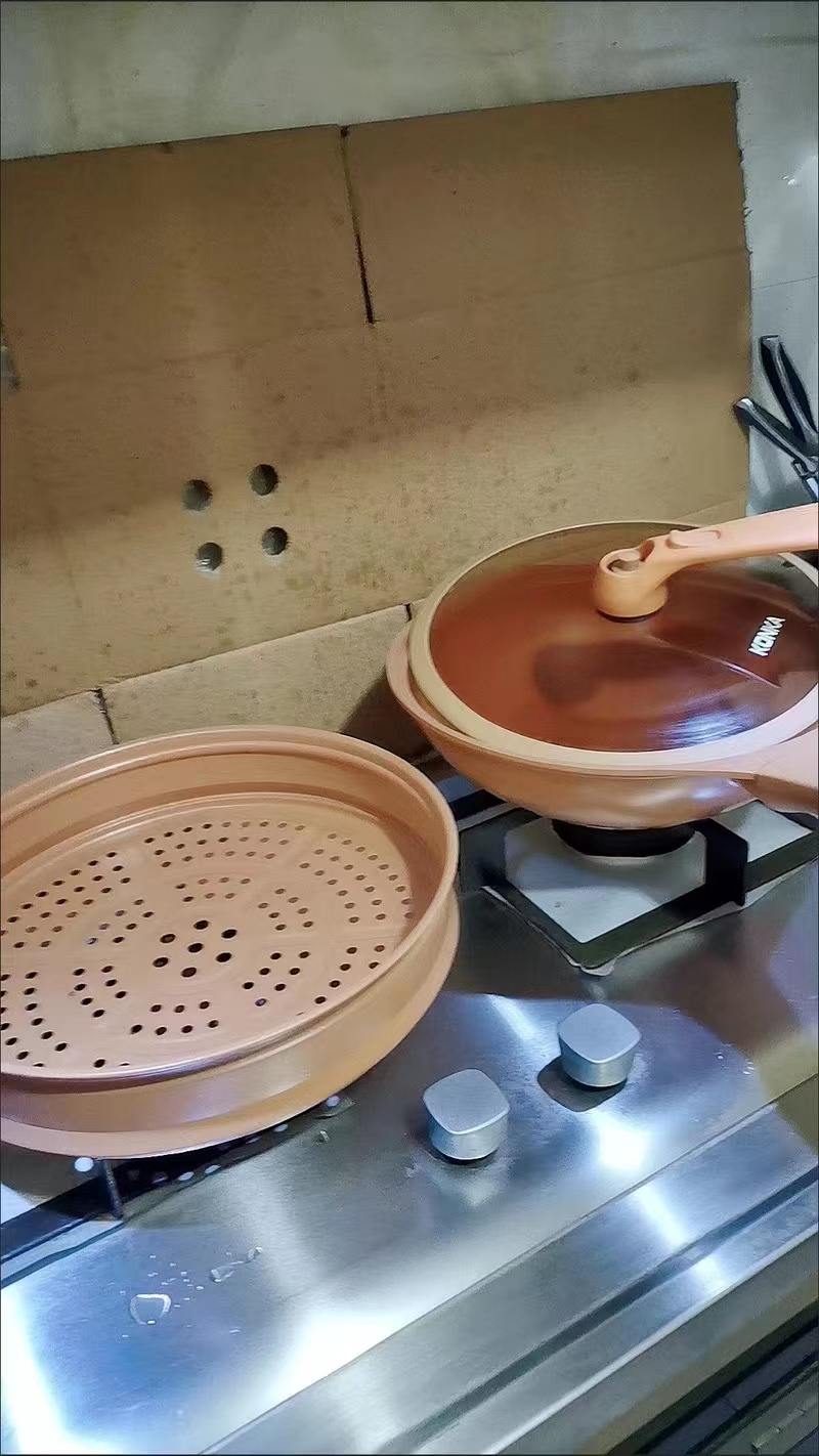 Non-Stick Clay Wok With Steamer Basket