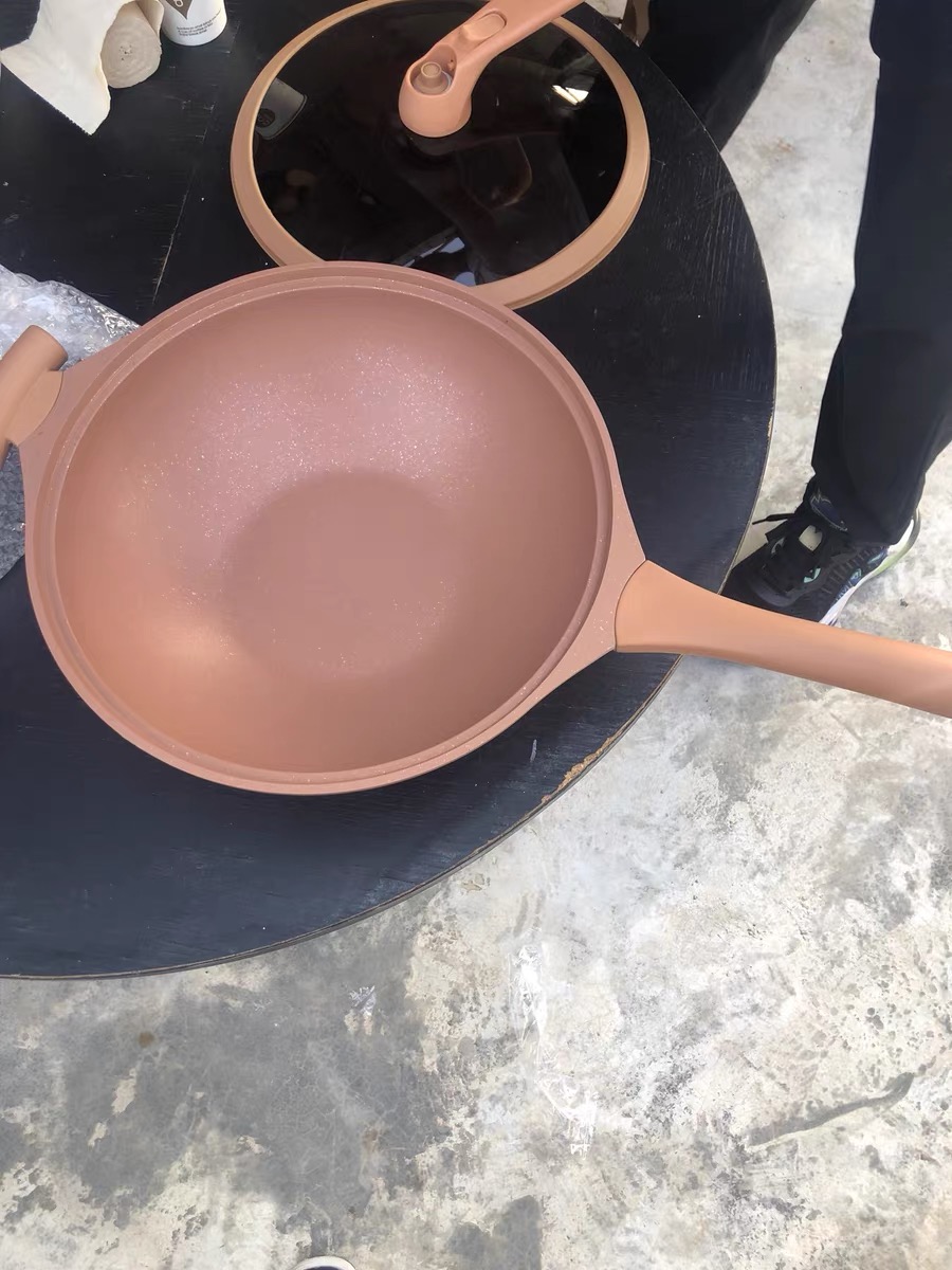 Non-Stick Clay Wok With Steamer Basket