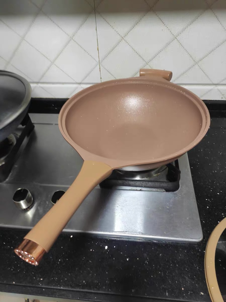 Non-Stick Clay Wok With Steamer Basket