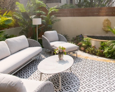 Customer photo of a clean patio furniture set