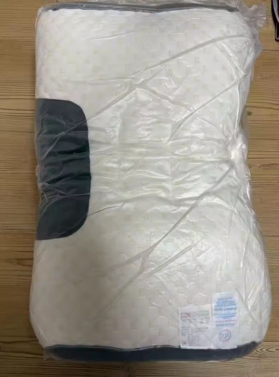 Almohada cervical usada por una clienta