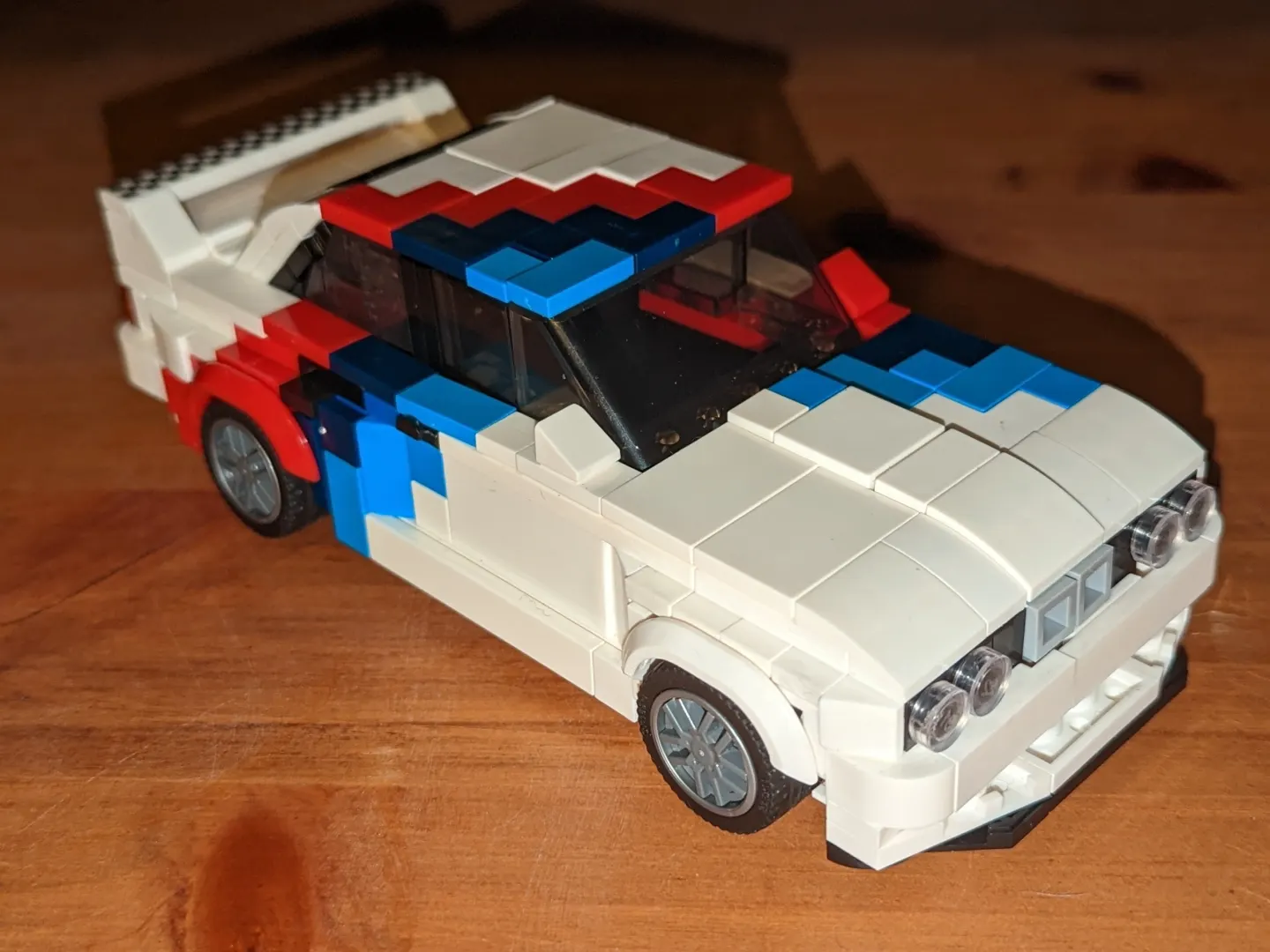 La BMW M3 E30 revient en Lego