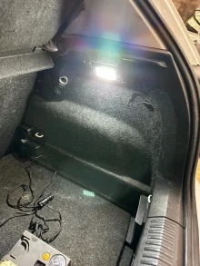 Foto del cliente Gabriele — Luci Sottoporta, cassetto porta oggetti e portabagagli Led Volkswagen Polo