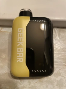 BANANA TAFFY FREEZE GEEK BAR PULSE X 25K