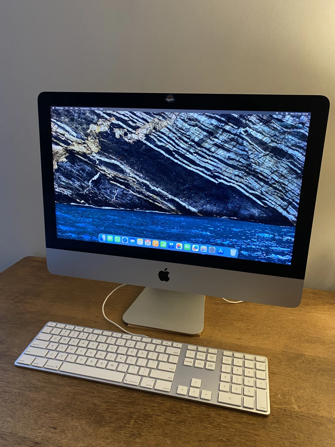 21.5-inch iMac Retina 4K ~ (2019, 6-Core i5 3.0GHz up to 4.1GHz