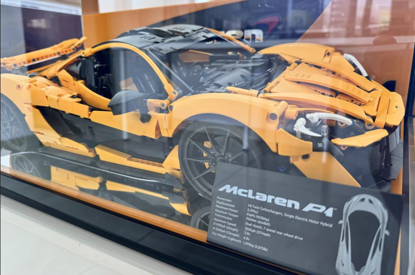 Designer Edition】LEGO® Technic McLaren P1 42172 Acrylic Display Case