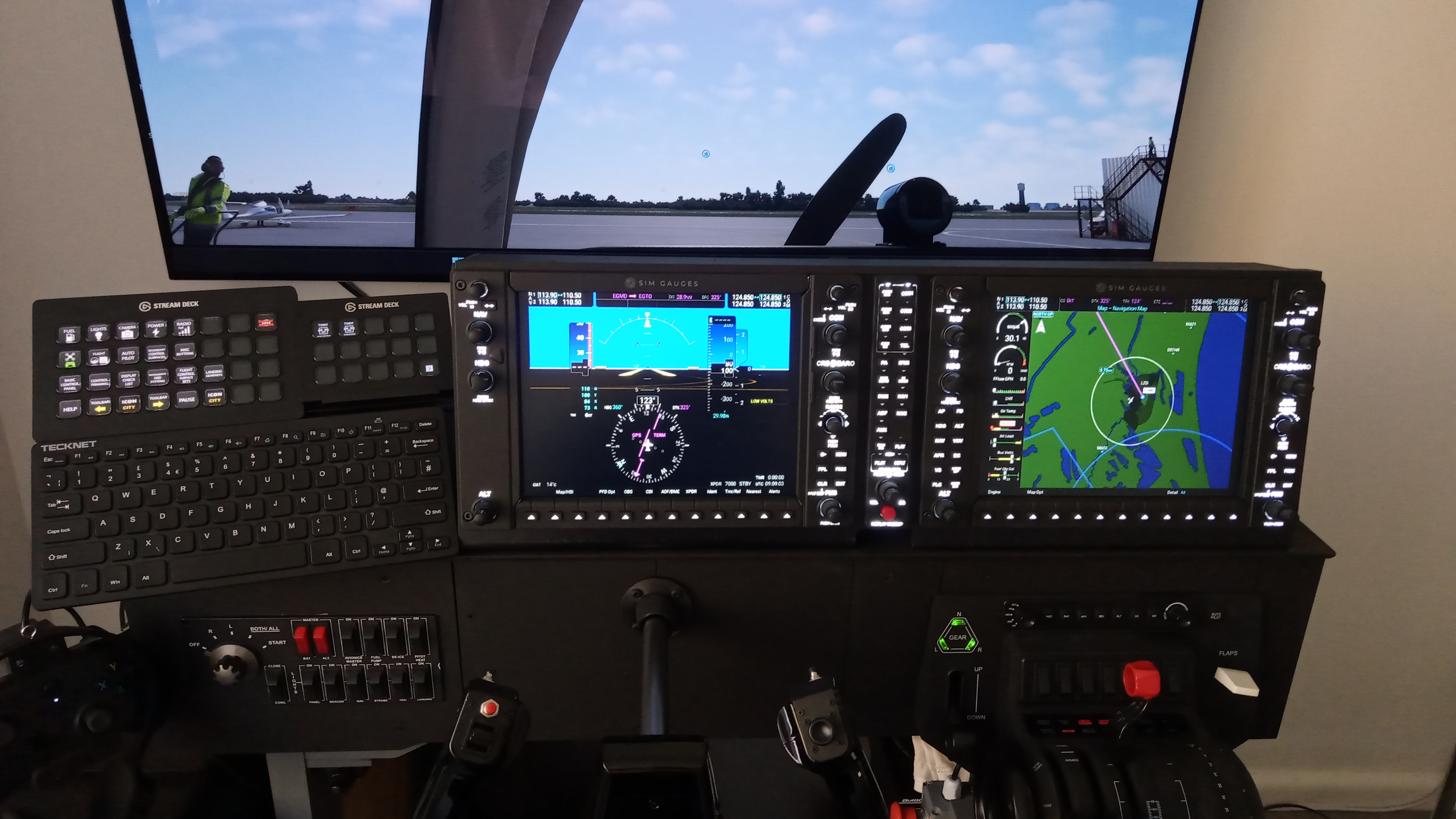 Sim Gauges GDU 1040A PRO PFD/MFD unit for flight simulator