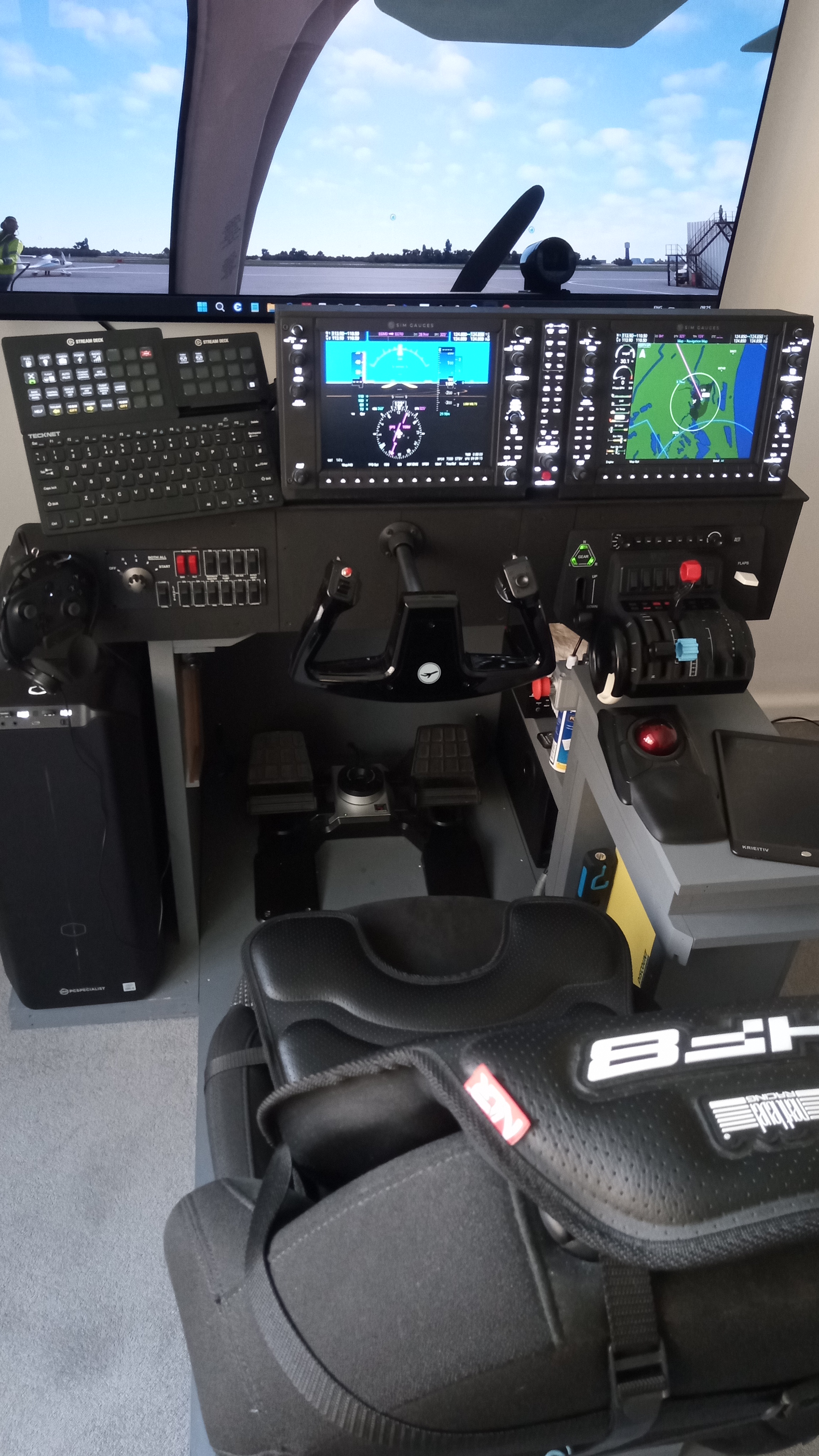 Sim Gauges GDU 1040A PRO PFD/MFD unit for flight simulator