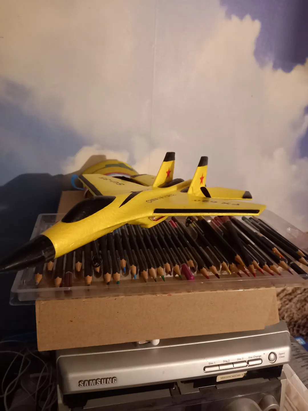 TurboFalcon - Super Avião de Caça Indestrutível de Controle Remoto